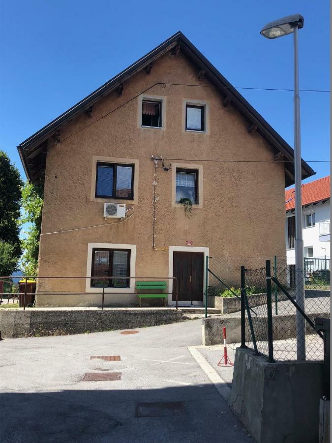 Apartma Mahnic Postojna Zewnętrze zdjęcie